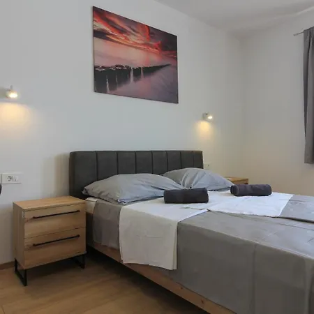 Holiday home Mit Privatpool Fuer 4 Personen Ca 60 Qm In Sisan, Istrien Suedkueste Von Istrien Sisan