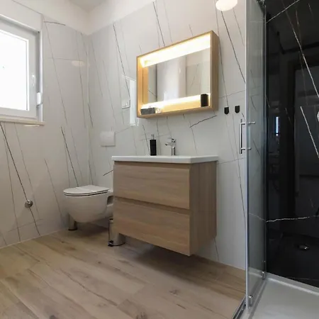 Mit Privatpool Fuer 4 Personen Ca 60 Qm In Sisan, Istrien Suedkueste Von Istrien Sisan